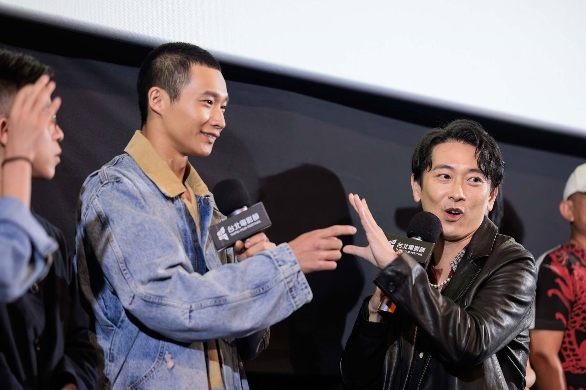 《愛作歹》 昔日江湖兄弟出獄再會   施名帥大銀幕熱吻黃冠智  -附圖2