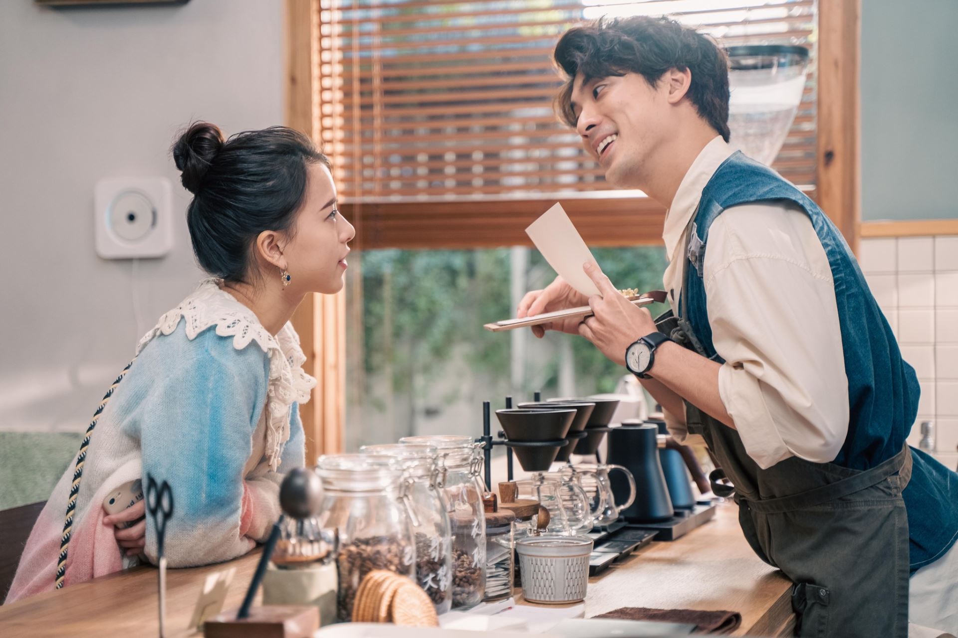 《歡迎光臨 二代咖啡》「咖啡之神」鳳小岳帶領菜鳥徒弟林哲熹圓夢-附圖2